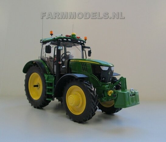 327. John Deere 6210R rondom op smal spoor