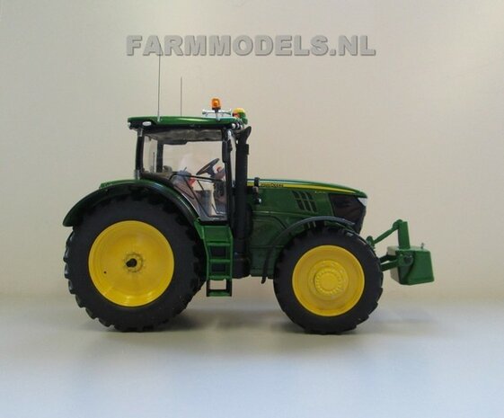 327. John Deere 6210R rondom op smal spoor