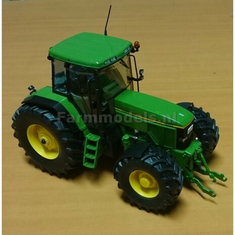 Fronthef Delen John Deere 7710 Schuco, gespoten in Artisan JD groen  BOUWKIT  1:32   04130                                           