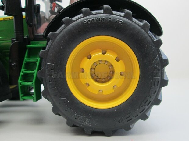 2x Wielgewicht John Deere Geel gespoten (7310R) &Oslash; 24.5 mm, uit massief Aluminium gefreesd, 1:32                    