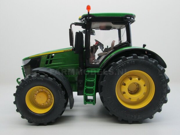 2x Wielgewicht John Deere Geel gespoten (7310R) &Oslash; 24.5 mm, uit massief Aluminium gefreesd, 1:32                    