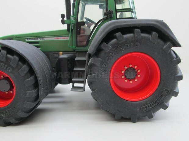 VOORBEELD FOTO&#039;S Fendt 926 Vario G1, Extra Brede banden + spatborden + trekhaak + Zwaailampen + Antennes- 1:32 WeiseToys Handmatig verbouwd / Manually rebuilt