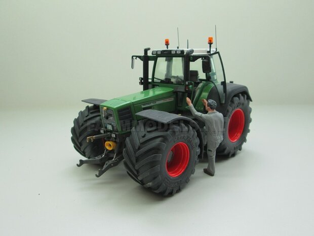 VOORBEELD FOTO&#039;S Fendt 926 Vario G1, Extra Brede banden + spatborden + trekhaak + Zwaailampen + Antennes- 1:32 WeiseToys Handmatig verbouwd / Manually rebuilt