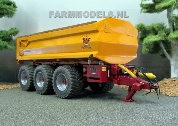 560. Jan Veenhuis JVZK 36000 met afdek kleppen, op Michelin 850/50 R30.5 of Vredestein Flotation Trac 800/45 30.5 banden 