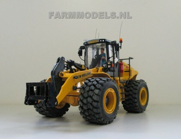 920. New Holland shovel, schaal 1:32, brede banden, snel wissel, Full Option