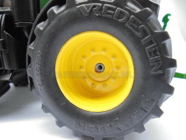 Complete Vredestein ombouw set JD 7310R = velgen + vooras &Oslash; 58 mm/ achteras &Oslash; 72.2 mm + eindvertragingen + spatborden, 1:32   EXAMPLE PICTURE