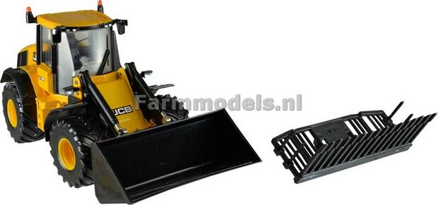 JCB 419S Farm Master met bak en grasvork 1:32 Britains   BR43223