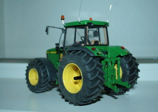 349. John Deere 7810