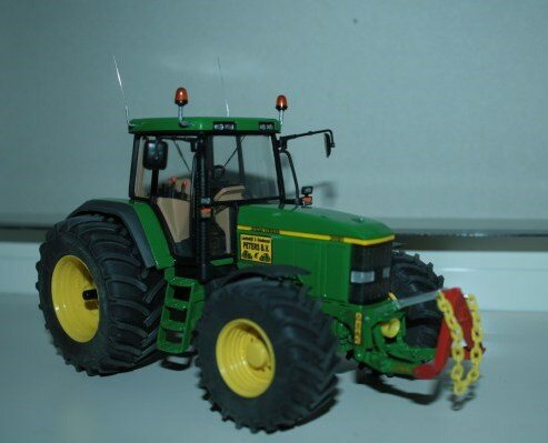 349. John Deere 7810