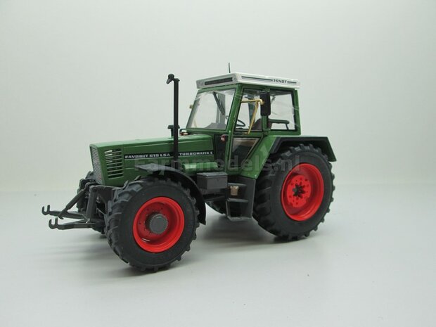 038. Fendt 615 verbouwd met o.a. nieuwe wielgewichten