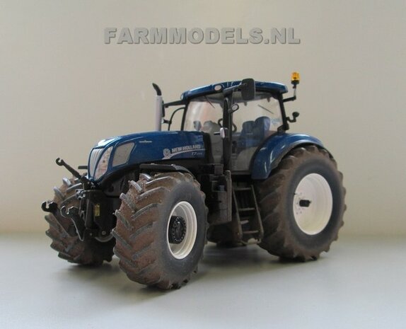 545. New Holland  op bredere banden met aluminium velgen