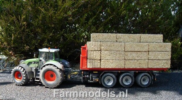 203. Loonbedrijf Houkes met nieuwe Fendt 939 en VMR carrier met container en platte bak voor transport hooi en stro pakken