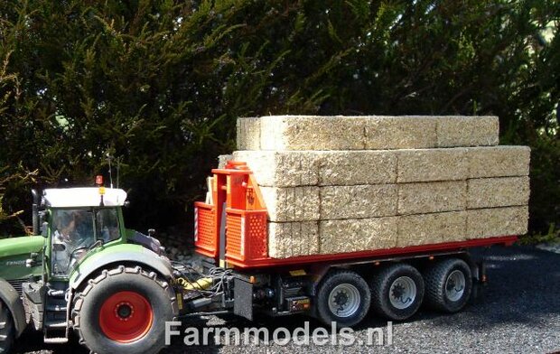 203. Loonbedrijf Houkes met nieuwe Fendt 939 en VMR carrier met container en platte bak voor transport hooi en stro pakken