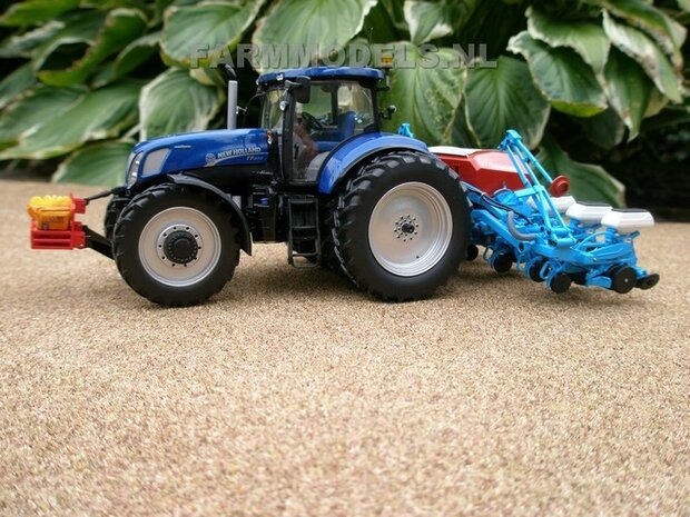 549. New Holland T7.270 Blue Power met Monosem ma&iuml;s zaaicombinatie