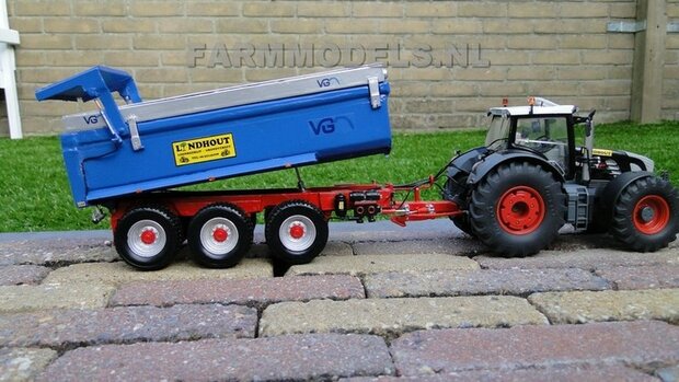 639.  Fendt Black met VGM Kipper met afdek kleppen