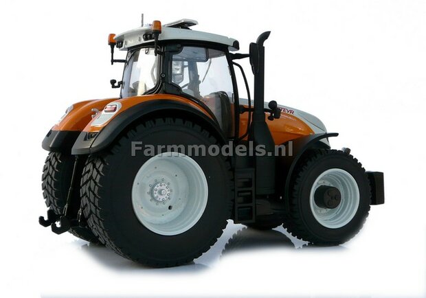 KOMMUNAL Steyr 6300 Terrus CVX Gazon/ Nokian banden  1:32 Marge Models MM1815 