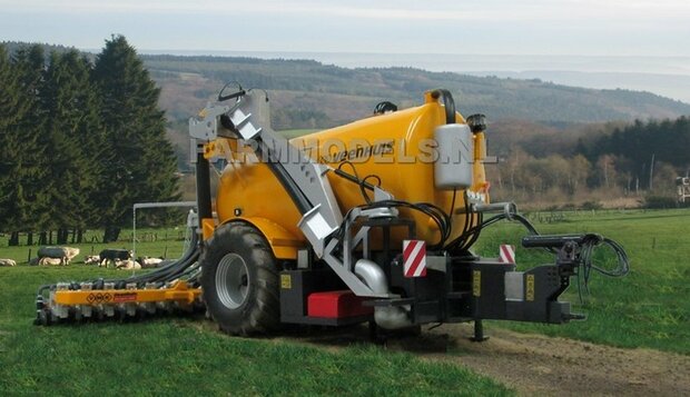 620. VMR Veenhuis 14 m3 knikdissel slurry tank, soon to be available here