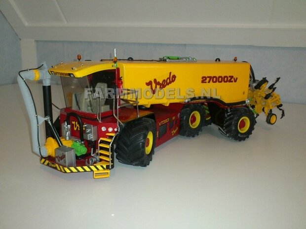 635.  Vredo trac met tank opbouw