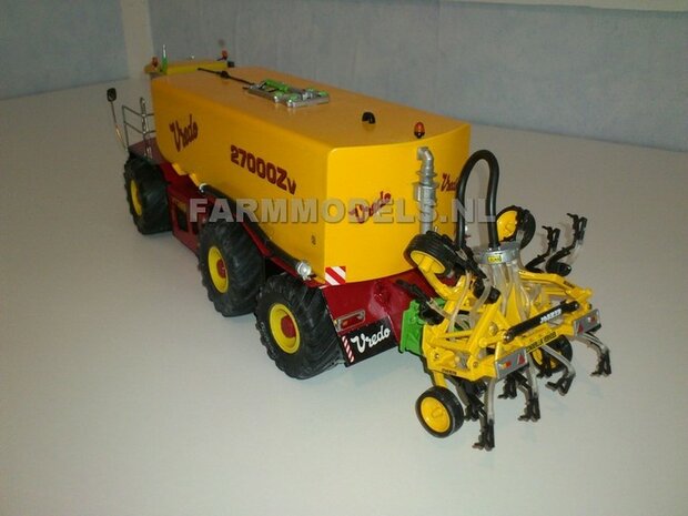 635.  Vredo trac met tank opbouw