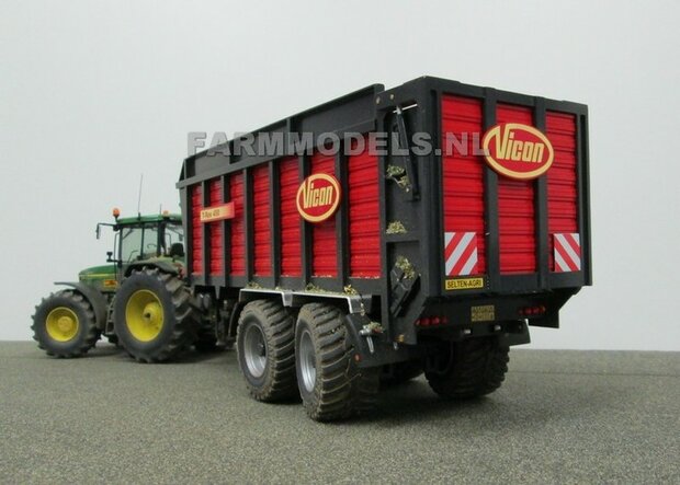 616. Selten hakselt eerste ma&iuml;s, met Vicon T-Rex en John Deere 7810