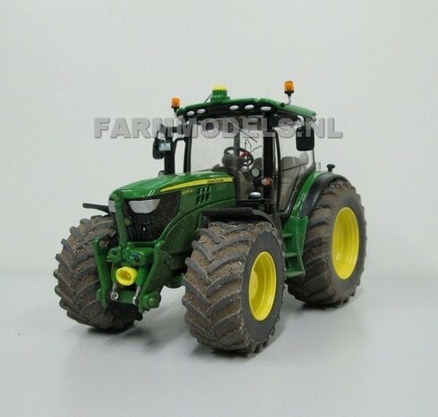 324. John Deere 6125R op brede sloffen