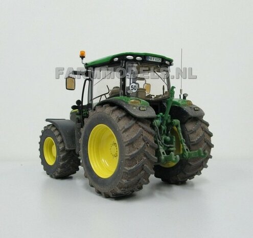 324. John Deere 6125R op brede sloffen