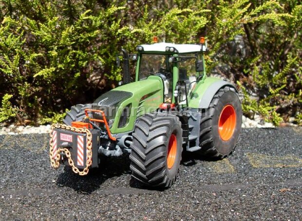 203.  Lekkere lompe sleeptrekker, de Fendt 939 op brede banden zonder spatborden