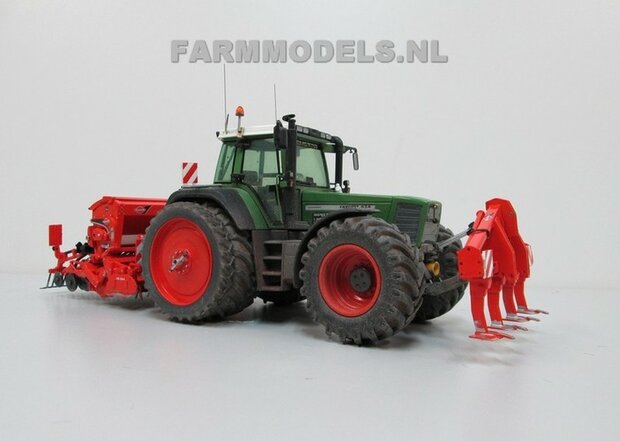 190. 2x Kuhn zaaimachines voor Loonbedrijf Hiemstra, met Fendt 828 en Fendt 824