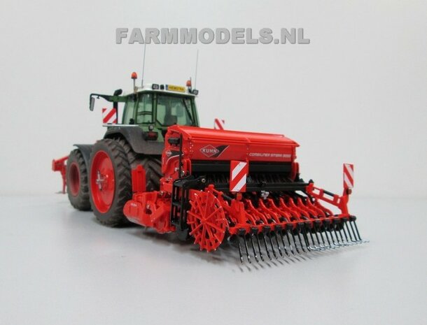 190. 2x Kuhn zaaimachines voor Loonbedrijf Hiemstra, met Fendt 828 en Fendt 824