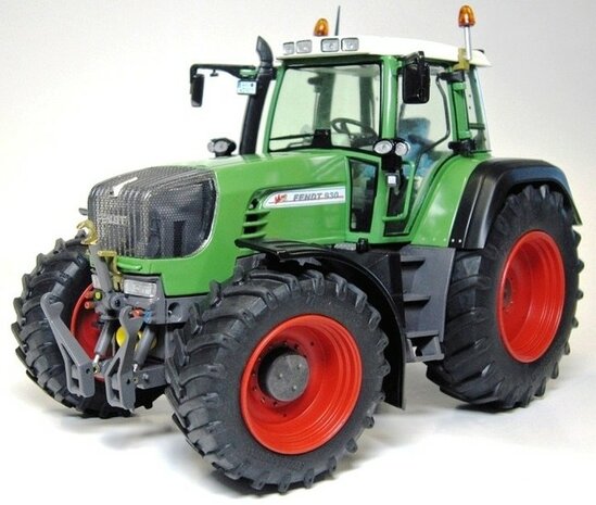 VOORBEELDFOTO Rebuilt Fendt Vario 930 TMS GEN. III met aangepaste trekhaak 1:32   EXAMPLE PICTURE