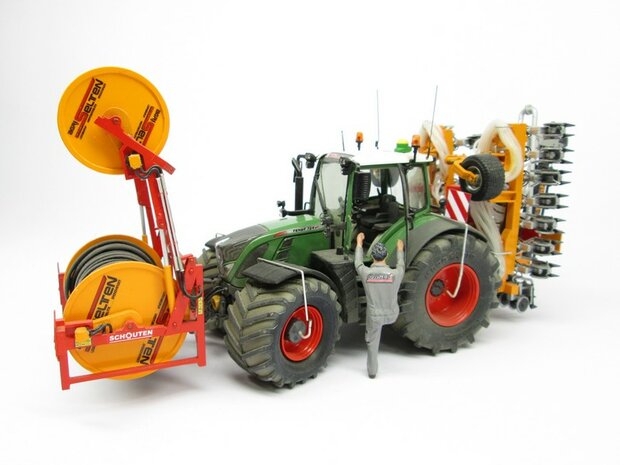 2x Dieselross met Logo&#039;s sticker WIT/ROOD op Transparant 27 mm breed Pr&eacute;-Cut Decals 1:32 Farmmodels.nl 