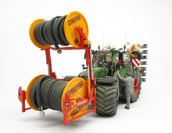 2x Dieselross met Logo&#039;s sticker WIT/ROOD op Transparant 27 mm breed Pr&eacute;-Cut Decals 1:32 Farmmodels.nl 