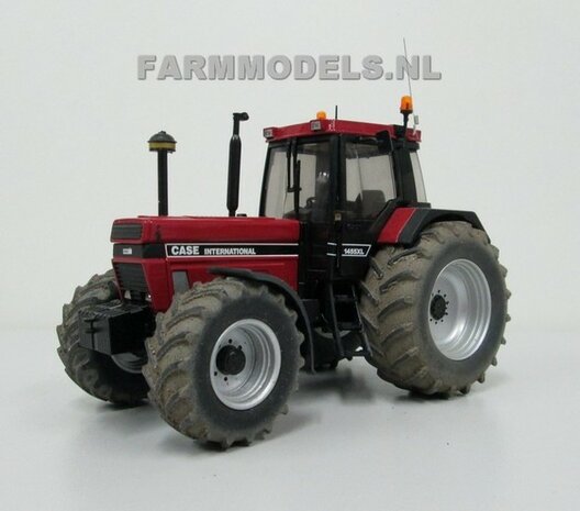 452. Case + IH International 1255XL / 1455XL  op brede voor + achter banden