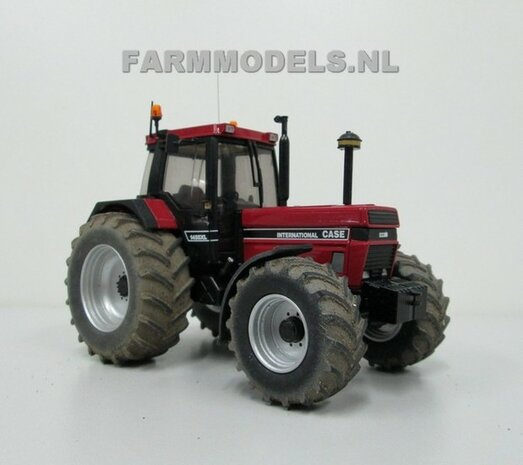 452. Case + IH International 1255XL / 1455XL  op brede voor + achter banden