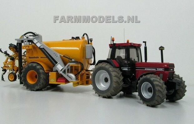 452. Case + IH International 1255XL / 1455XL  op brede voor + achter banden