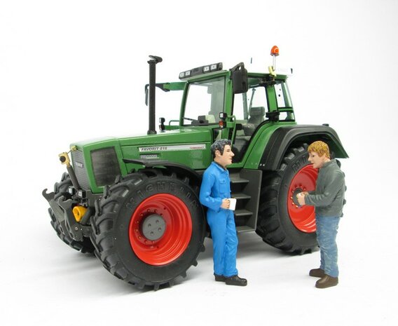 2x FENDT FAVORIT 822 TURBOSHIFT met 4 KOELROOSTER stickers Pr&eacute;-Cut Decals 1:32 Farmmodels.nl 