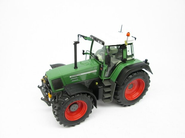 2x FENDT FAVORIT 816 TURBOSHIFT met 4 KOELROOSTER stickers Pr&eacute;-Cut Decals 1:32 Farmmodels.nl 