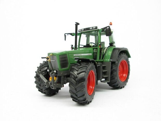 2x FENDT FAVORIT 816 TURBOSHIFT met 4 KOELROOSTER stickers Pr&eacute;-Cut Decals 1:32 Farmmodels.nl 