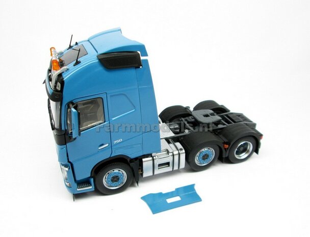 2x Sideskirt set BLAUW voor Volvo FH16 6x4, kleur MM1811-04, 1:32  