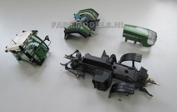 Brede bandenset met aluminium achteras velgen, Fendt ROOD geleverd, geschikt voor de WeiseToys Fendt 926/ 930 Gen II en Gen. III  1:32                        