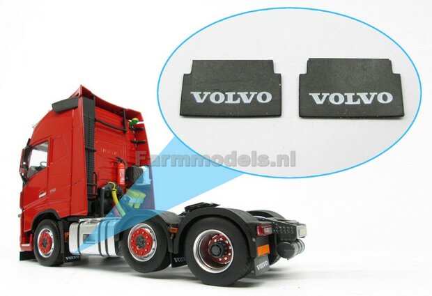 2x Spatlap met Volvo bedrukking ong. 14 x 7 mm, afkomstig achter de vooras Volvo truck Flexibel rubber 1:32