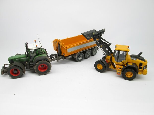 2x Brede Shovel banden,  &Oslash; 47 mm geschikt voor velgen Volvo L serie agri Collectables/ Farmmodels 1:32   