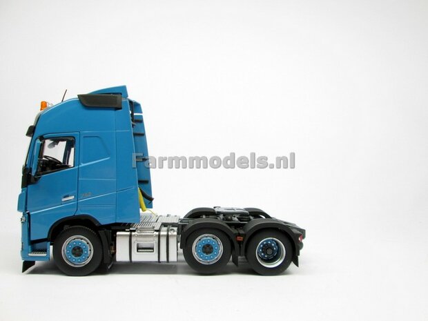 2x BLANK/ niet gespoten velgringen &Oslash; 13.7mm  t.b.v (Volvo FH16) achteras MarGe models truck, 1:32 