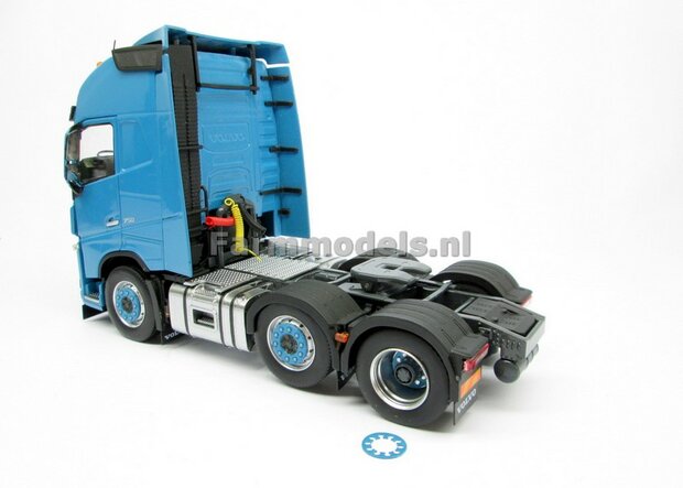 2x BLANK/ niet gespoten velgringen &Oslash; 13.7mm  t.b.v (Volvo FH16) achteras MarGe models truck, 1:32 