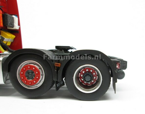 2x BLANK/ niet gespoten velgringen &Oslash; 13.7mm  t.b.v (Volvo FH16) achteras MarGe models truck, 1:32 