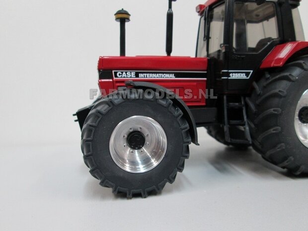 Aluminium Vooras velgen + bredere banden, geschikt voor de SCHUCO Case &amp; IH 1255 / 1455 (Massieve Aluminium velgen)   1:32            