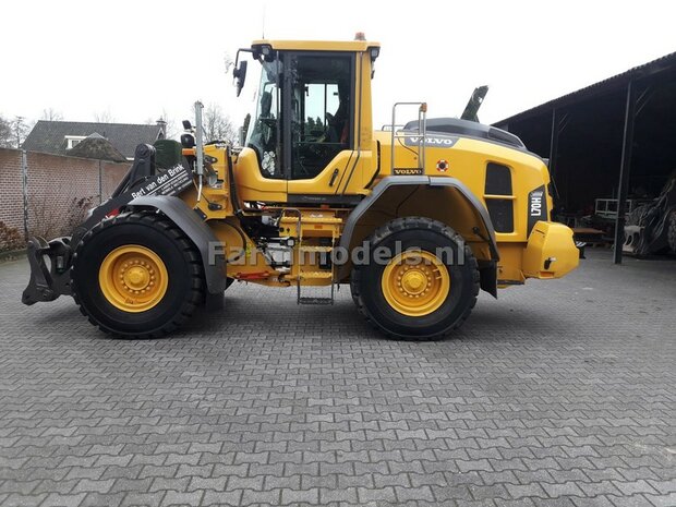 Opties Volvo L60H Shovel/ Voorbeeld foto&#039;s + VAB-STD snelwissel Brede banden etc. 1:32  AT3200120 