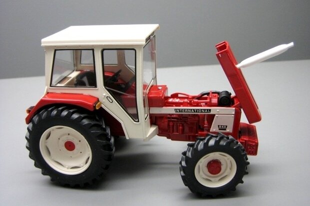 IH 844 International 4WD 1:32 Replicagri REP071   