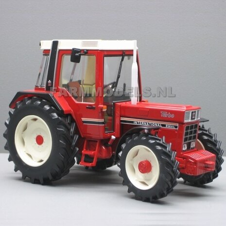 IH 856 XL - Turbo International 4WD met voorspatborden 1:32 Replicagri REP101        PRE-ORDER