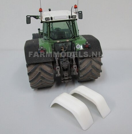 2x Extra brede spatbordverbreders Fendt 824 / 926 / 930 Weise (Gen I, II &amp; III)   1:32   